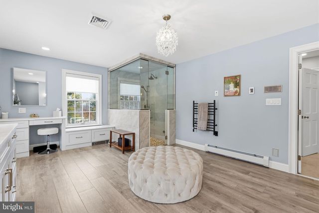 7 WOODLAND RD, Newtown, PA 18940