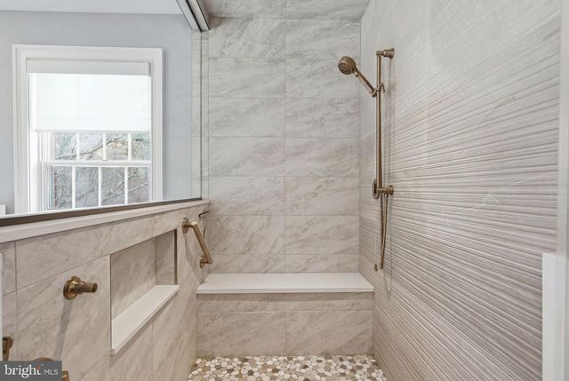 7 WOODLAND RD, Newtown, PA 18940