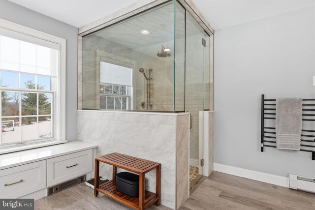 7 WOODLAND RD, Newtown, PA 18940