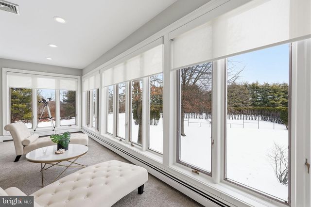 7 WOODLAND RD, Newtown, PA 18940