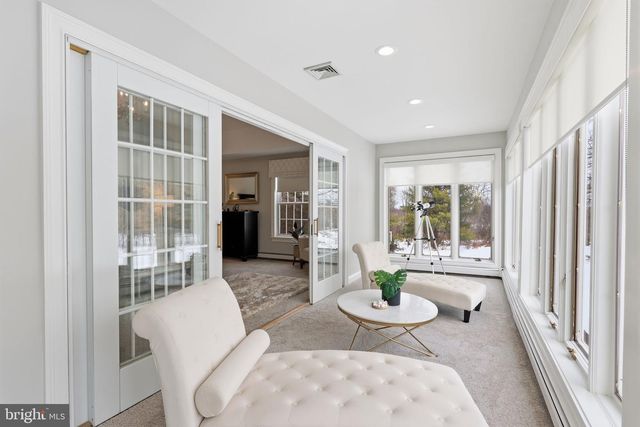 7 WOODLAND RD, Newtown, PA 18940