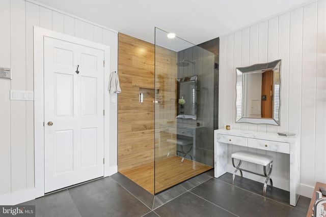 7 WOODLAND RD, Newtown, PA 18940