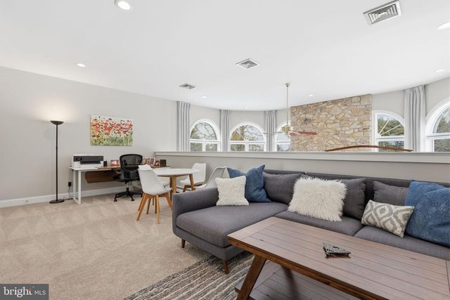 7 WOODLAND RD, Newtown, PA 18940