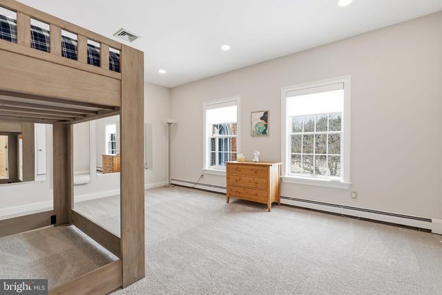 7 WOODLAND RD, Newtown, PA 18940