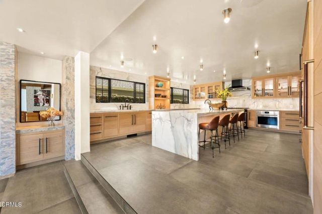 2832 Sailor Avenue, Ventura, CA 93001