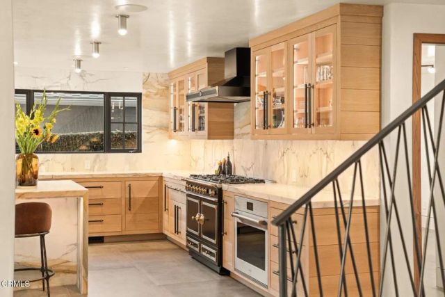 2832 Sailor Avenue, Ventura, CA 93001