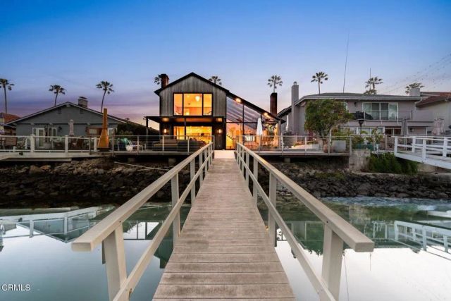 2832 Sailor Avenue, Ventura, CA 93001