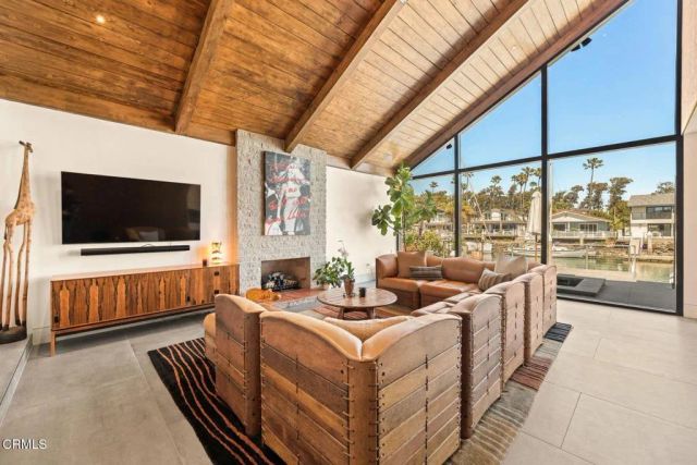 2832 Sailor Avenue, Ventura, CA 93001
