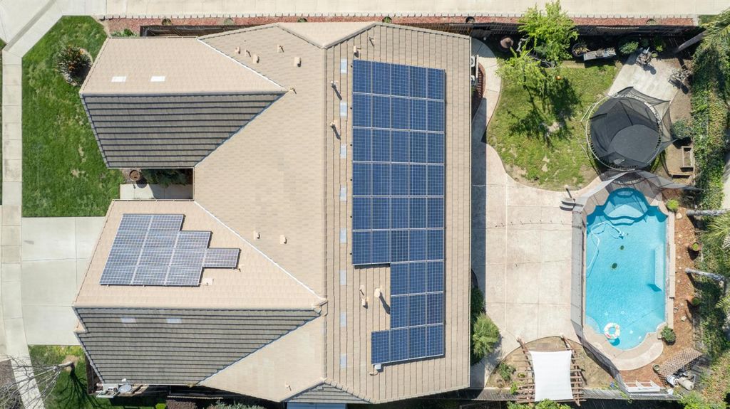 Image 24 of property listing at 2945 S Arkle Street, Visalia, CA 93292