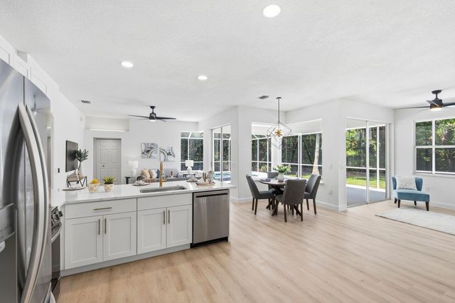 11701 WINDING WOODS WAY, Lakewood Ranch, FL 34202