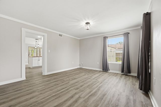 25 Lake Lorraine Circle, Shalimar, FL 32579