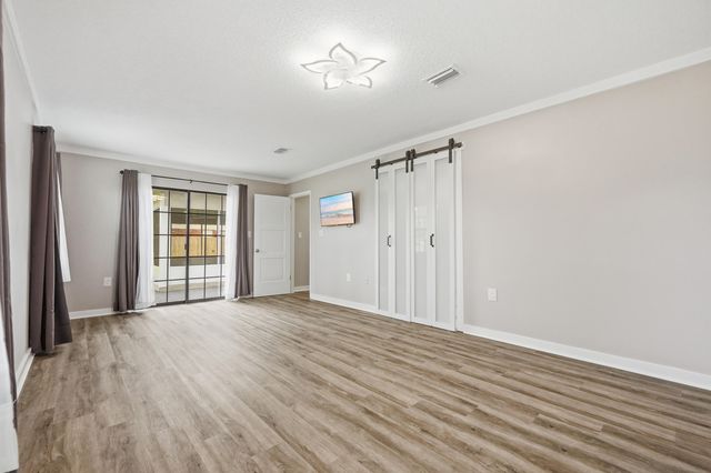 25 Lake Lorraine Circle, Shalimar, FL 32579