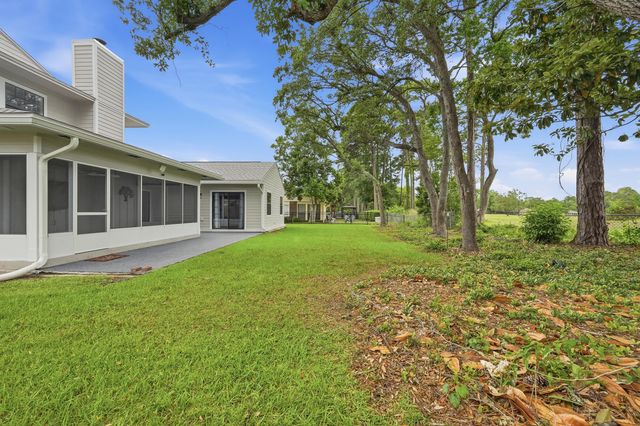 25 Lake Lorraine Circle, Shalimar, FL 32579