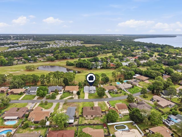 25 Lake Lorraine Circle, Shalimar, FL 32579