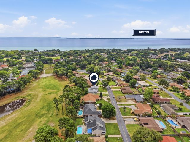 25 Lake Lorraine Circle, Shalimar, FL 32579
