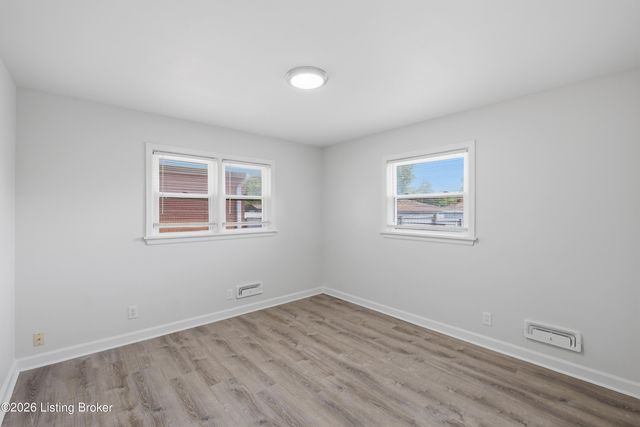 2236 Deveron Dr, Louisville, KY 40216