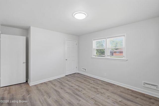 2236 Deveron Dr, Louisville, KY 40216