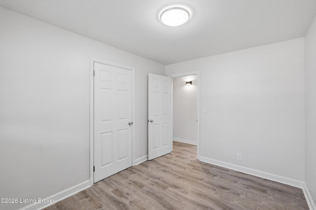 2236 Deveron Dr, Louisville, KY 40216