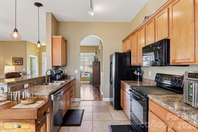 59 Eagle Chase Lane, Etowah, NC 28729