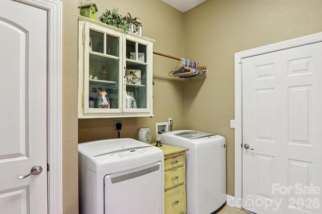 59 Eagle Chase Lane, Etowah, NC 28729