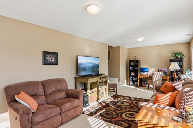 59 Eagle Chase Lane, Etowah, NC 28729