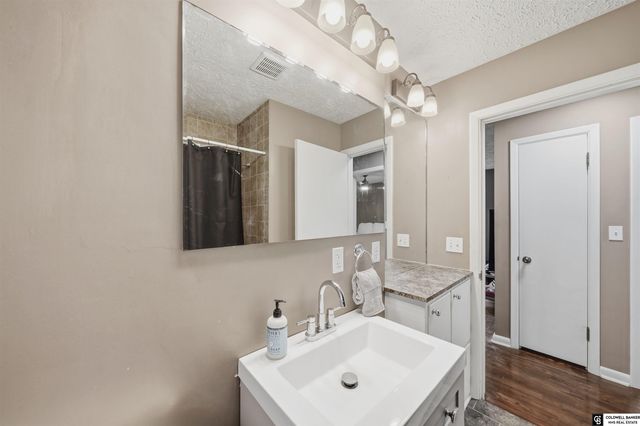 700 S 50th Street, Lincoln, NE 68510
