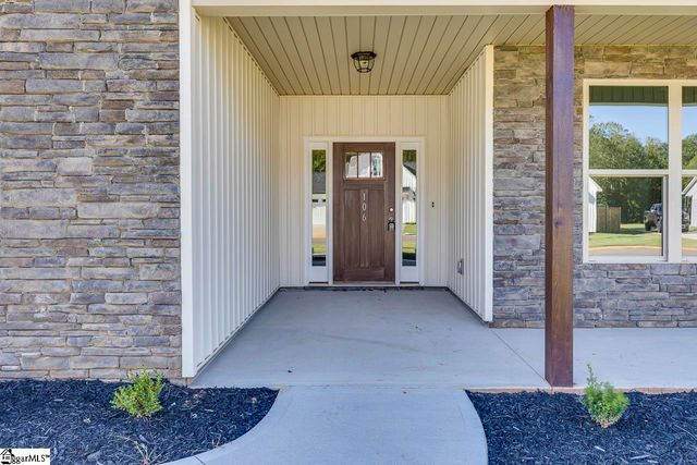 106 Old Glory Court, Pickens, SC 29671