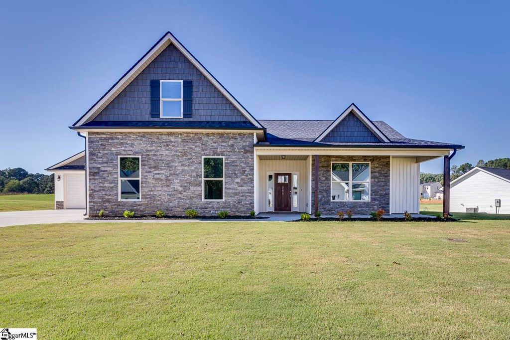 106 Old Glory Court, Pickens, SC 29671