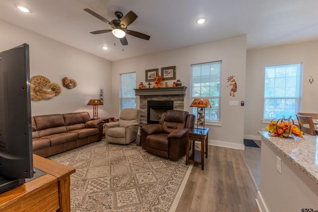 557 CR 2610, Mineola, TX 75773