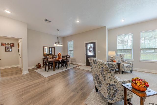 557 CR 2610, Mineola, TX 75773