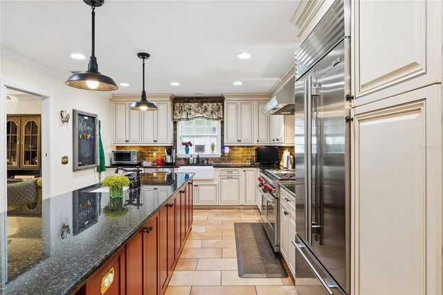 1904 S HESPERIDES STREET, Tampa, FL 33629