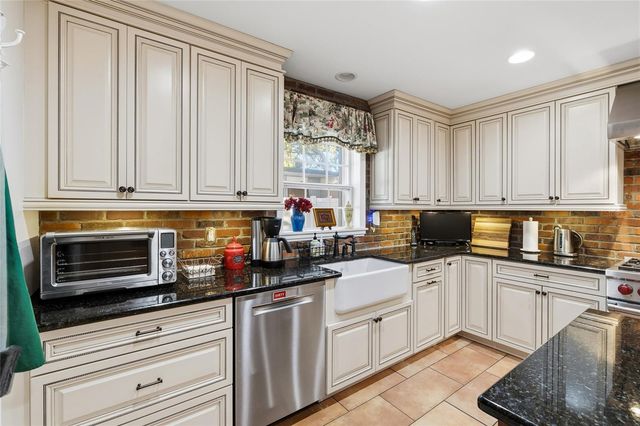 1904 S HESPERIDES STREET, Tampa, FL 33629