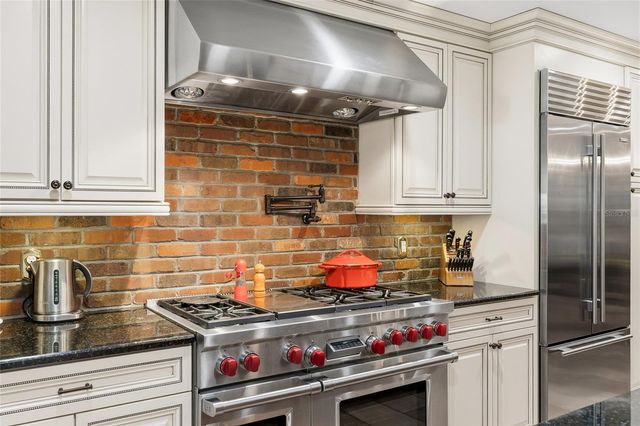 1904 S HESPERIDES STREET, Tampa, FL 33629