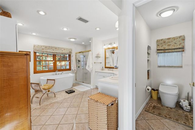 1904 S HESPERIDES STREET, Tampa, FL 33629