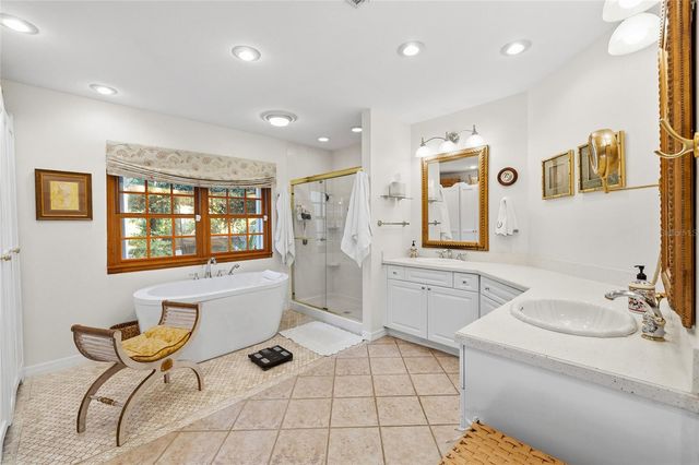 1904 S HESPERIDES STREET, Tampa, FL 33629