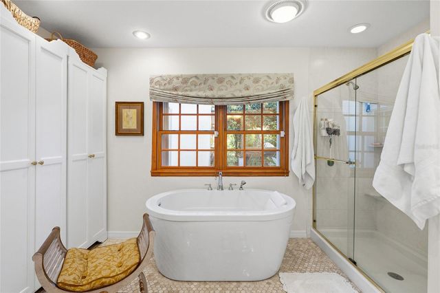 1904 S HESPERIDES STREET, Tampa, FL 33629