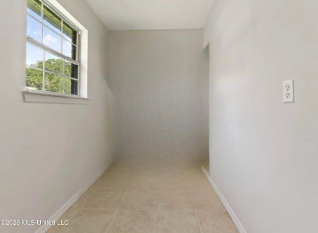 3421 N 10th Street, Ocean Springs, MS 39564