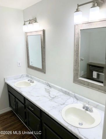 3421 N 10th Street, Ocean Springs, MS 39564