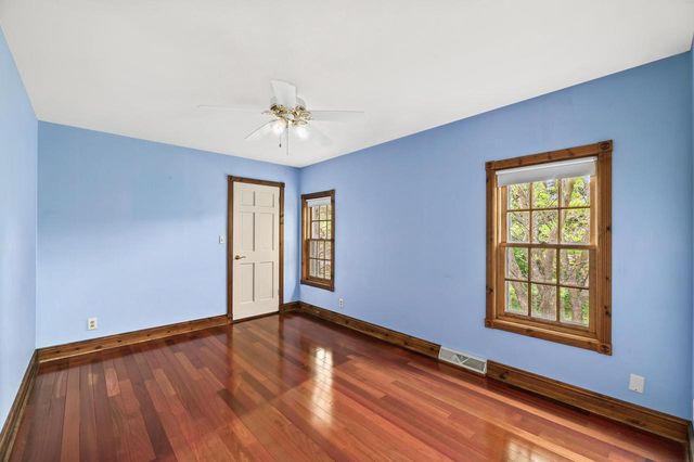 1706 Boulder COURT, Waukesha, WI 53189