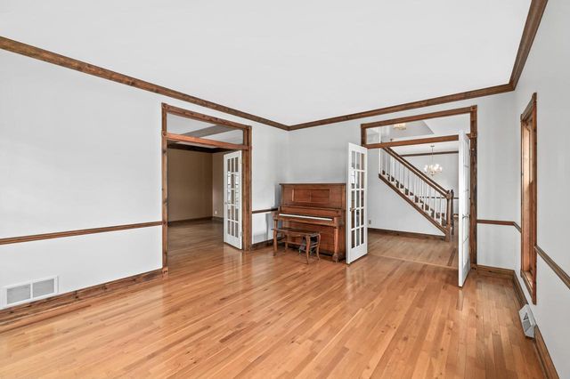 1706 Boulder COURT, Waukesha, WI 53189