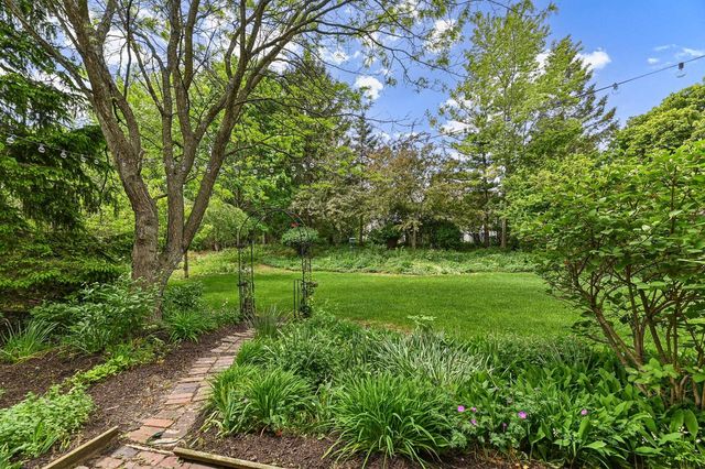 1706 Boulder COURT, Waukesha, WI 53189