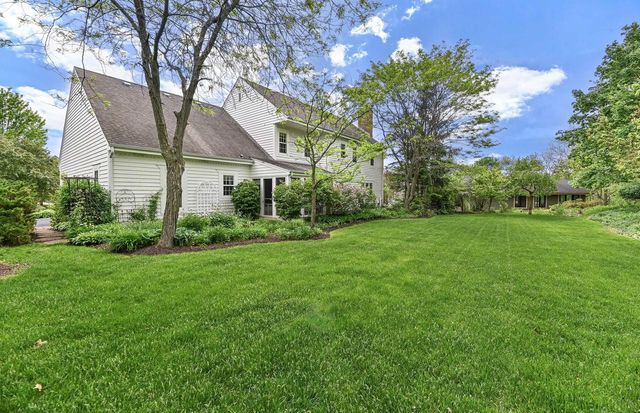1706 Boulder COURT, Waukesha, WI 53189
