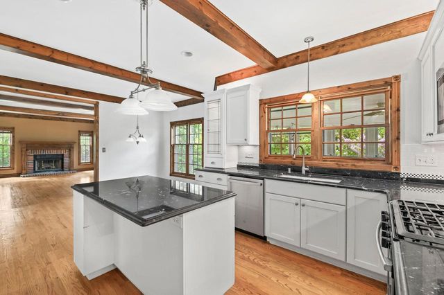 1706 Boulder COURT, Waukesha, WI 53189