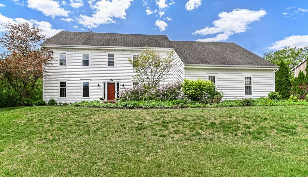 1706 Boulder COURT, Waukesha, WI 53189