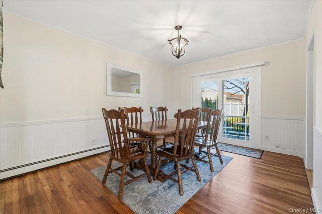 13 Spruce Street, Hicksville, NY 11801