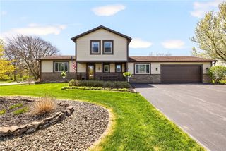 41 Woodstock Lane, Clarkson, NY 14420