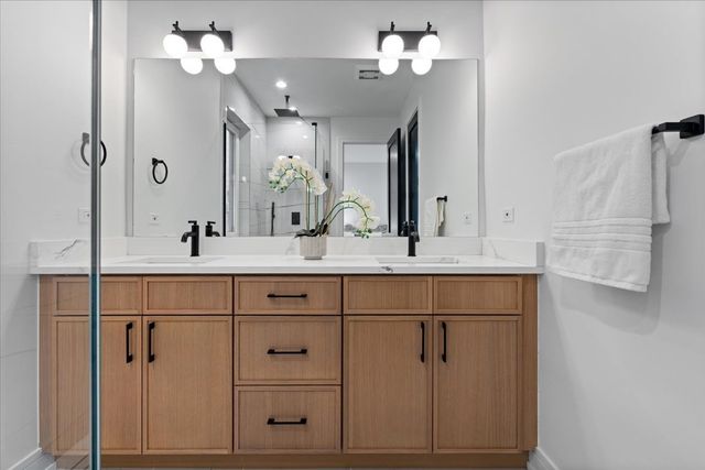 2636 W EVERGREEN Avenue 1, Chicago, IL 60622