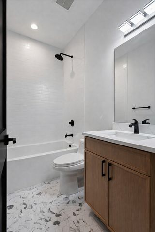 2636 W EVERGREEN Avenue 1, Chicago, IL 60622