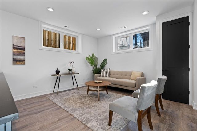 2636 W EVERGREEN Avenue 1, Chicago, IL 60622