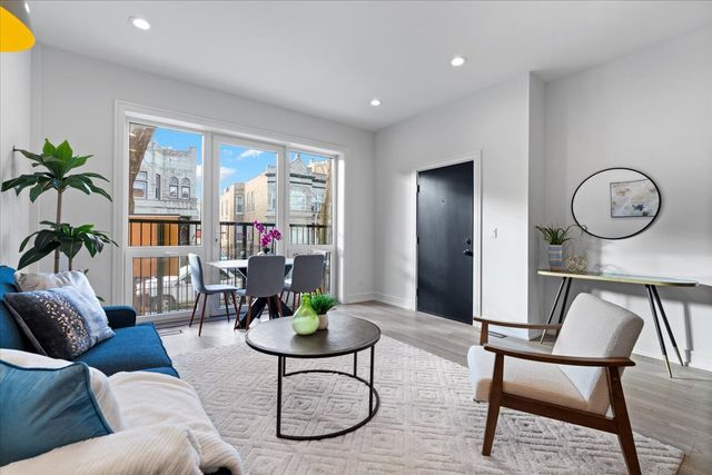 2636 W EVERGREEN Avenue 1, Chicago, IL 60622